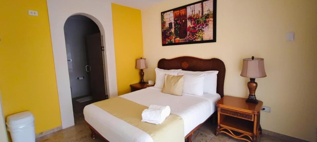 Hotel Casa Mallorca カンクン エクステリア 写真