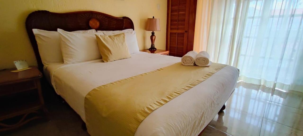 Hotel Casa Mallorca カンクン エクステリア 写真