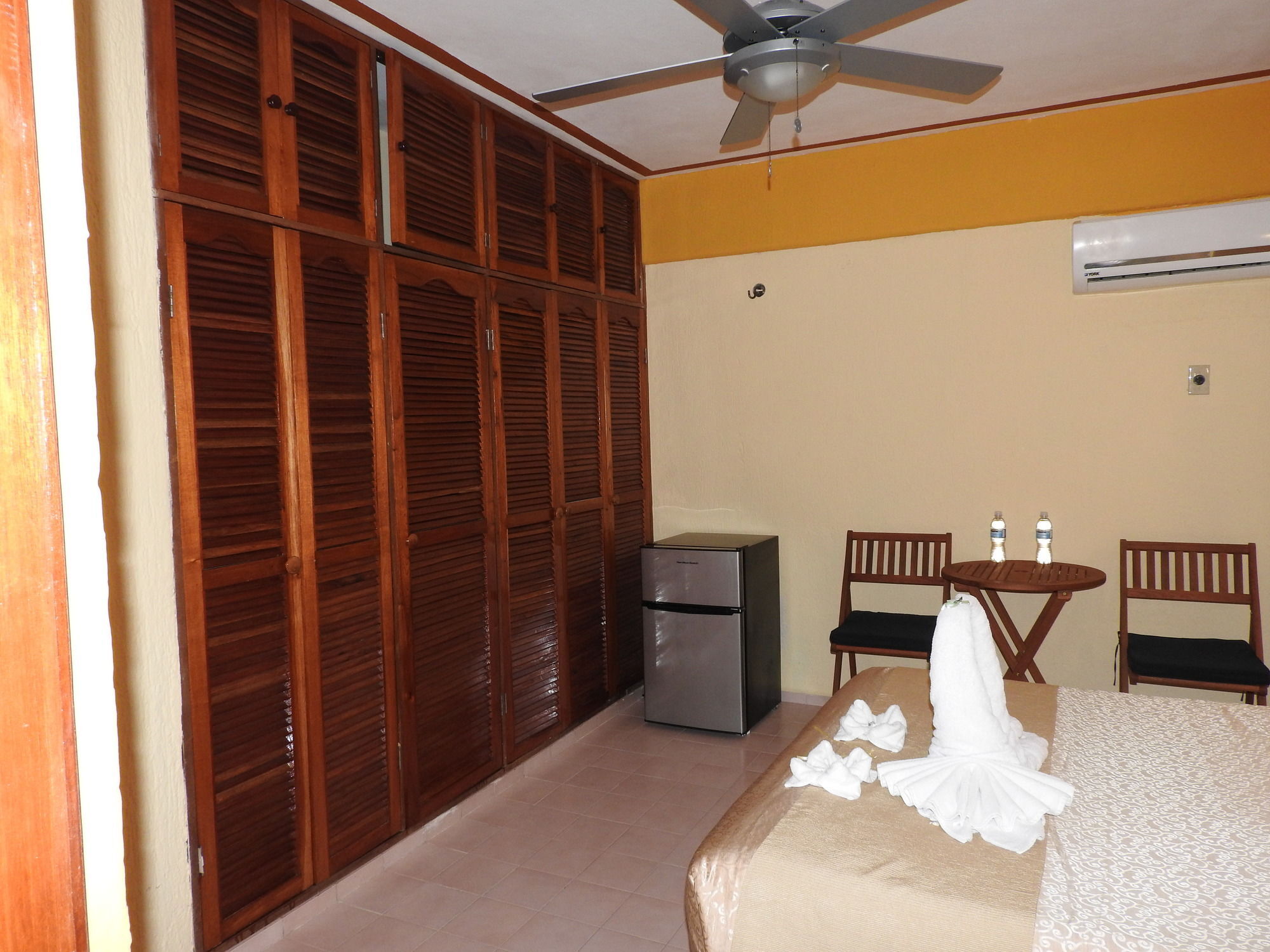 Hotel Casa Mallorca カンクン エクステリア 写真
